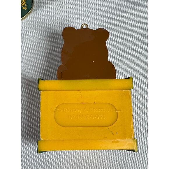 Vintage 1992 Hallmark Keepsake Christmas Ornament “Crayola Bear” & Tin Box 7"x5" - Picture 8 of 9